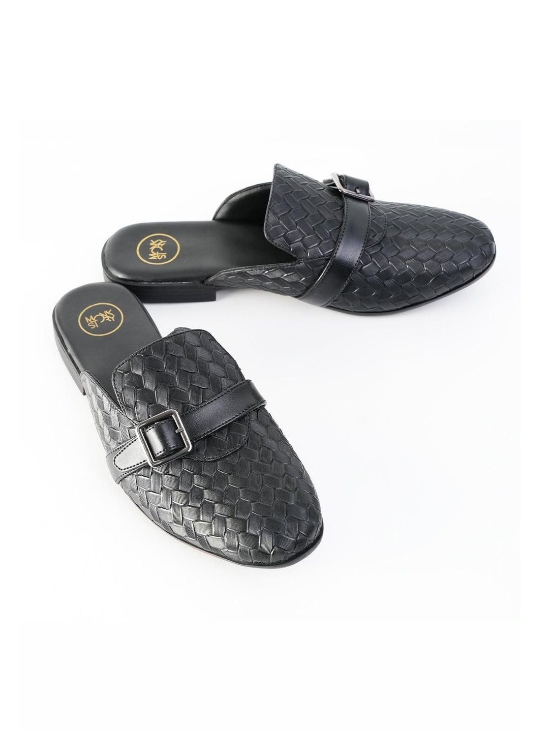 MONKSTORY Men Textured Round Toe Buckled Mules
