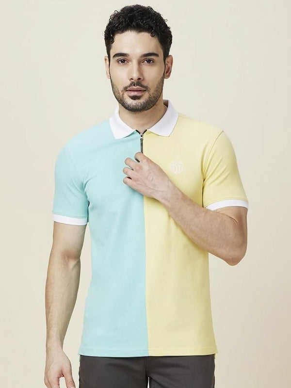 Menjadi lelaki manusia yang berkilat kolar polo t-shirt yang sesuai