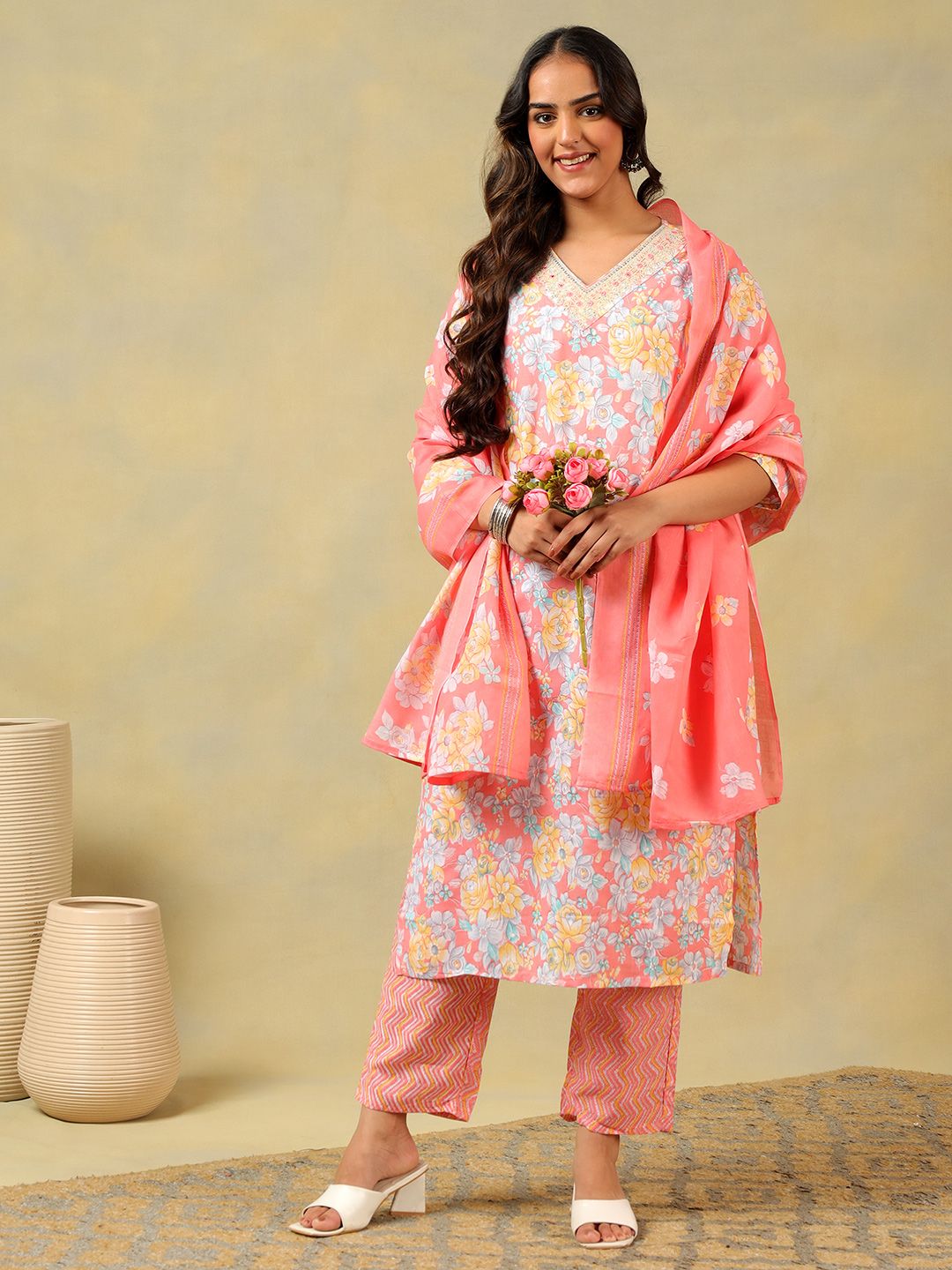 Mamicha Women Floral Printed Regular Thread Work Pure Cotton Kurta with Trousers & With Dupatta