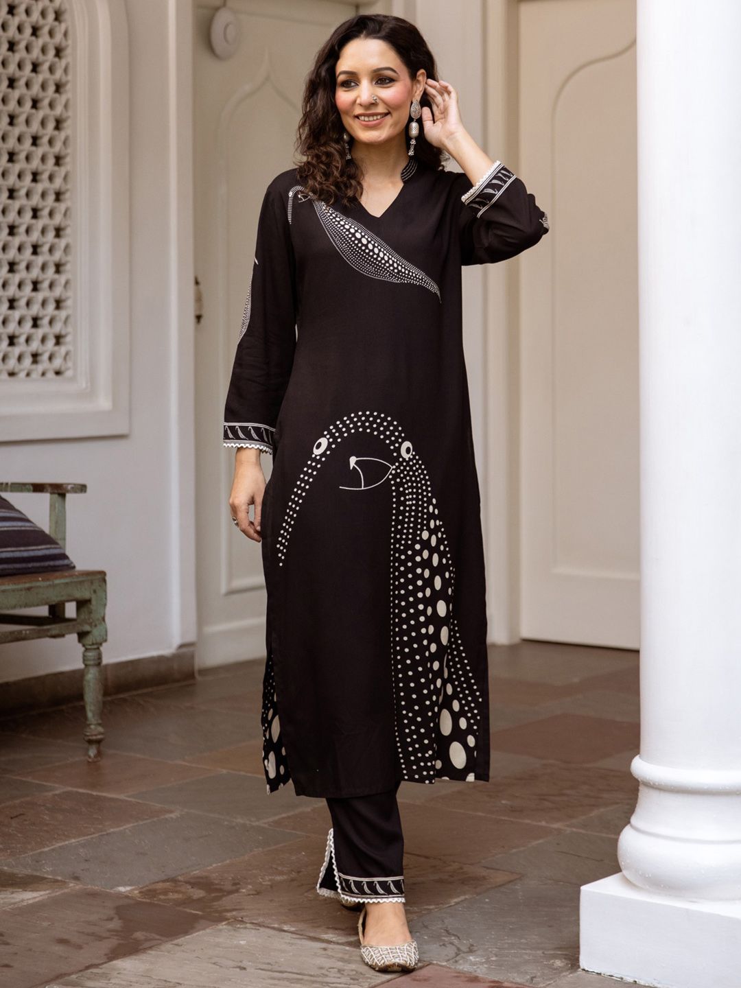 Indo Era Floral Printed Mandarin Collar Straight Kurta With Trousers