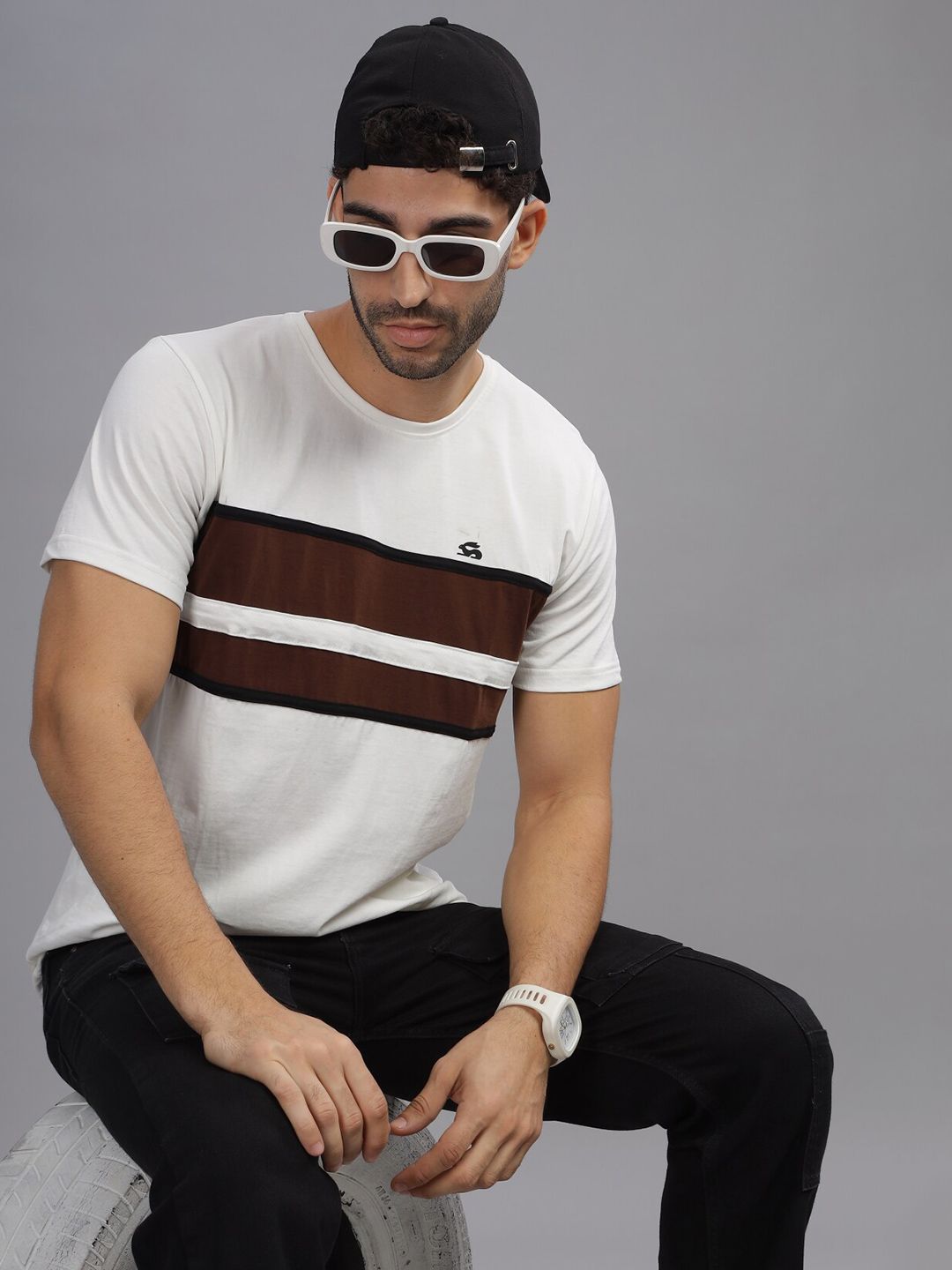ADRO Colourblocked Regular Fit Cotton T-shirt