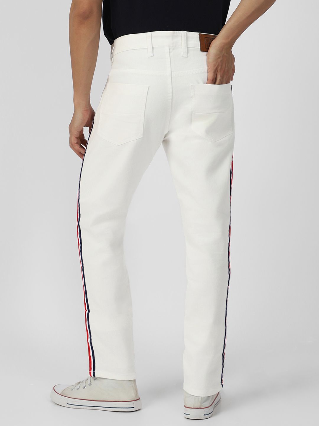 Urbano Fashion Men White Slim Fit Mid-Rise Clean Look Stretchable Jeans