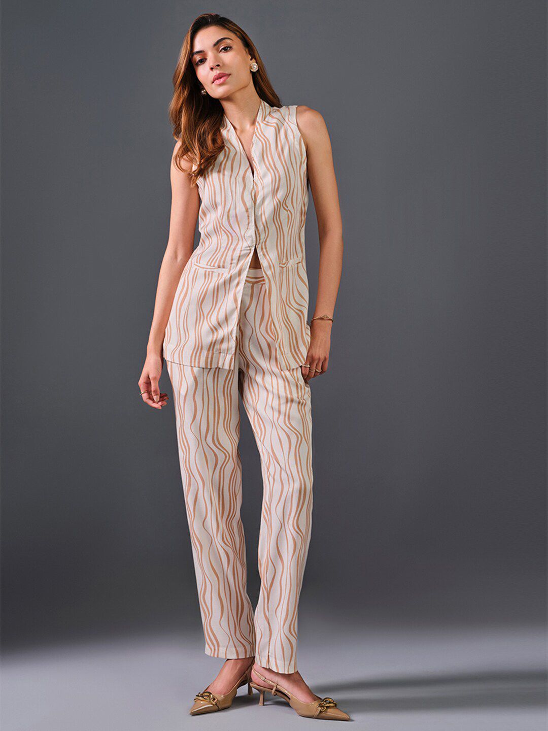 AND Printed V-Neck Sleeveless Shirt With Trousers