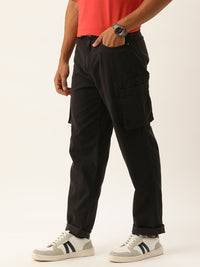 Bene Kleed Men Solid Straight Fit Cargos Trousers