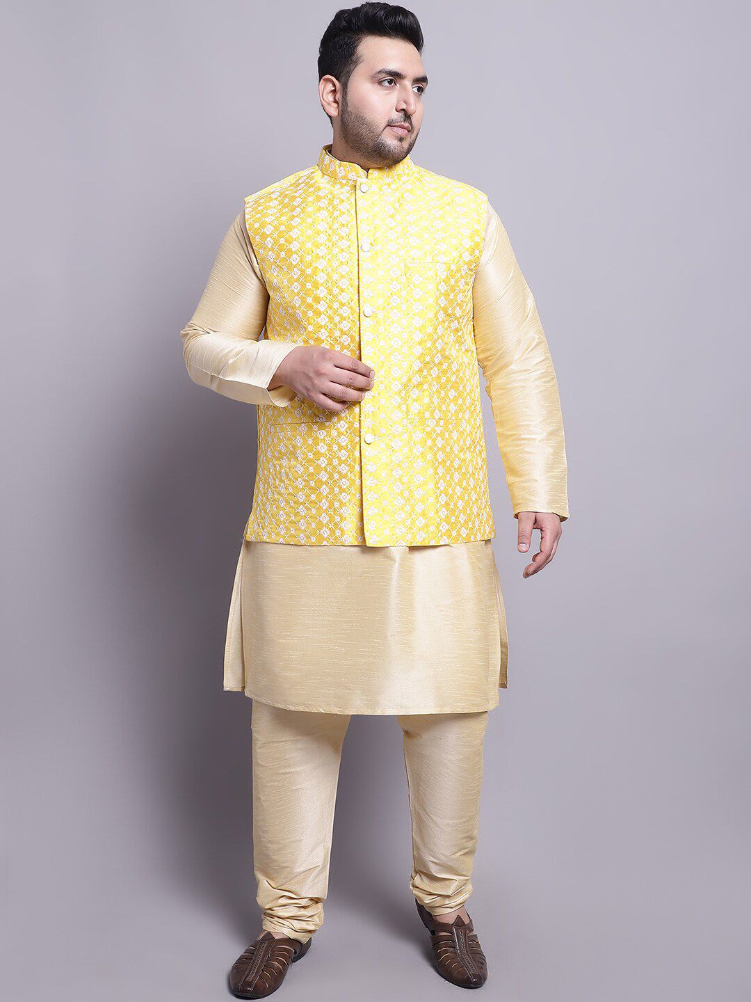 SOJANYA PLUS Dupion Silk Kurta Dengan Piyama & Dengan Jaket Nehru Bersulam