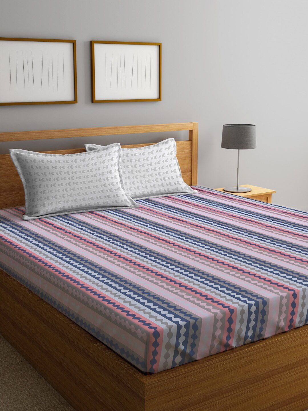 KLOTTHE Blue & Pink Printed 300TC Fitted Double King Bedsheet With 2 Pillow Covers