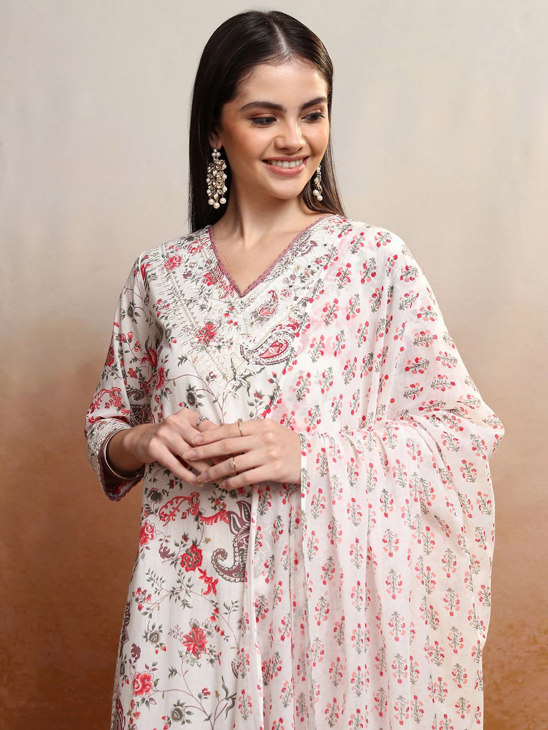 Vishudh Women Floral Printed Regular Pure Cotton Kurta with Trousers & With Dupatta