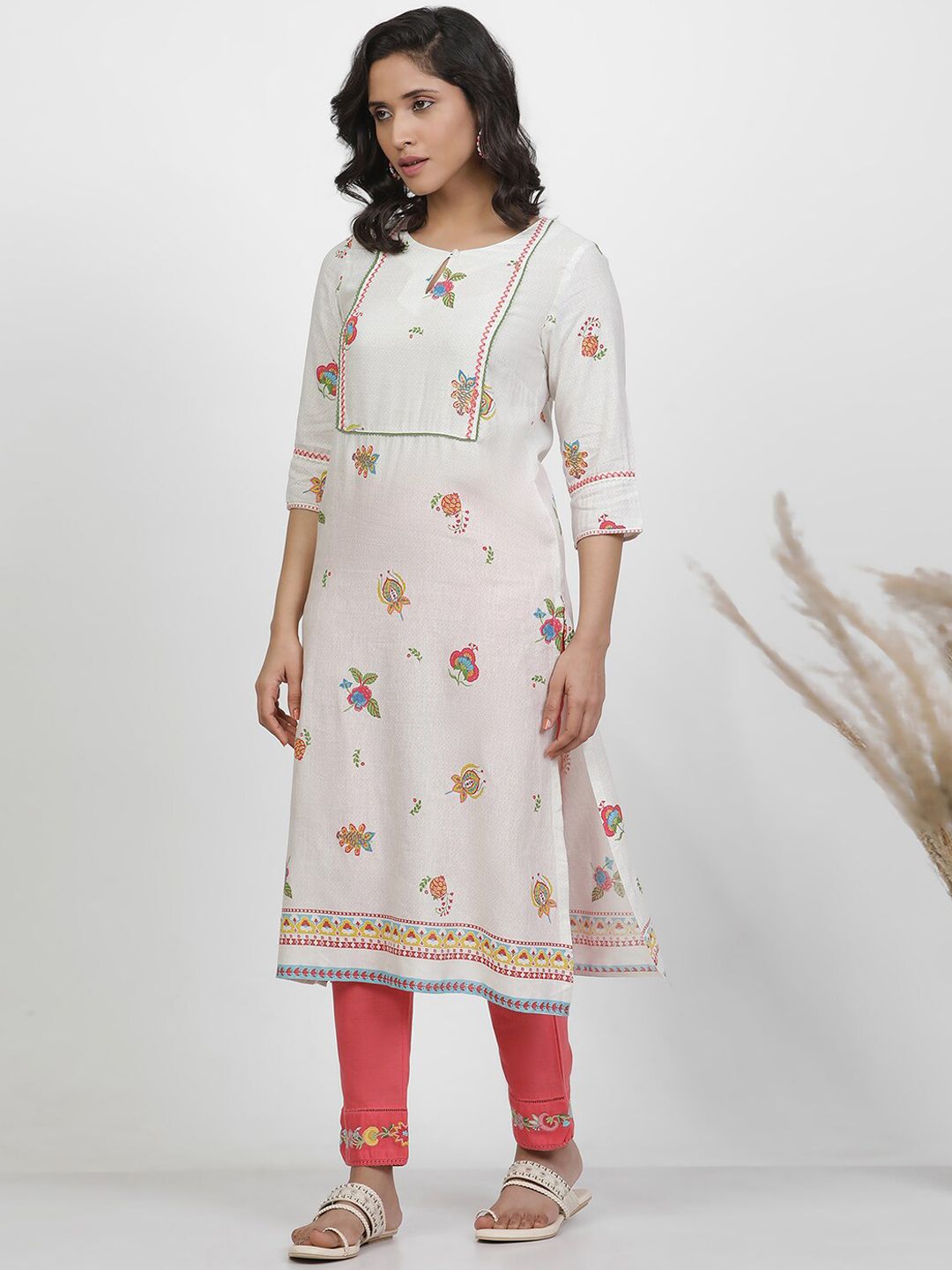 W Floral Printed Keyhole Neck Regular Kurta with Trousers