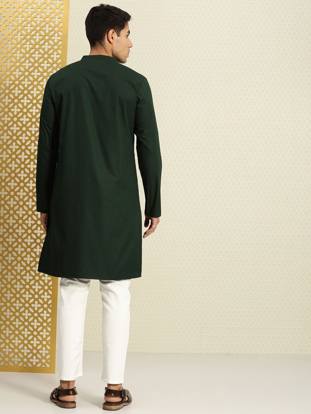 House of Pataudi Men Green Solid Straight Kurta