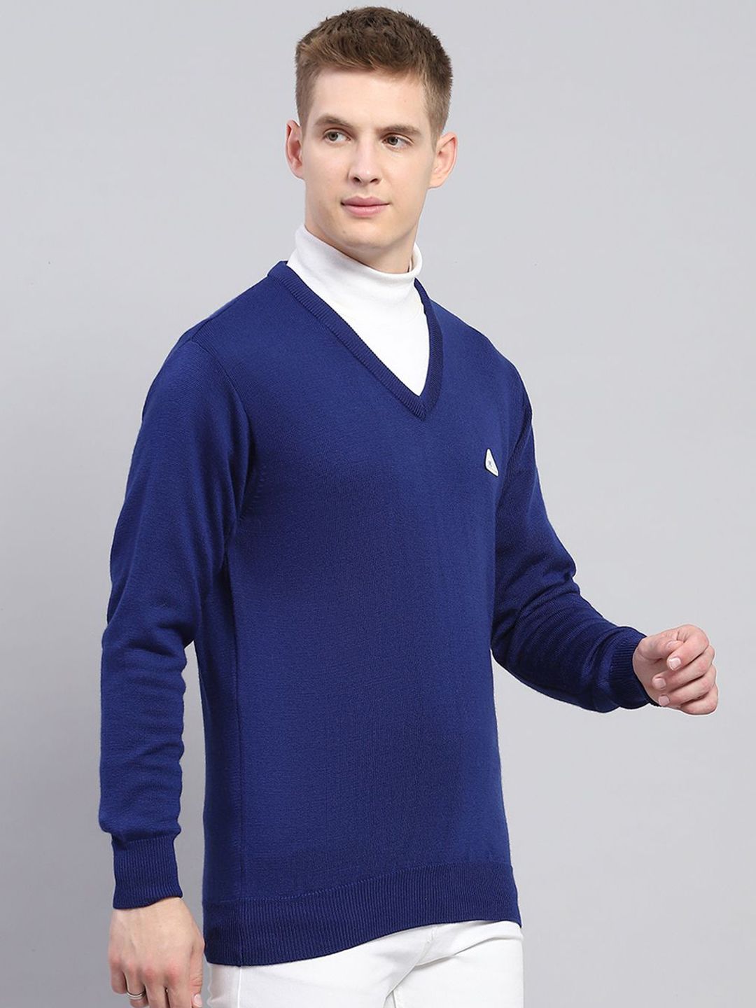 Monte Carlo Men V-Neck Woollen Pullover Sweater