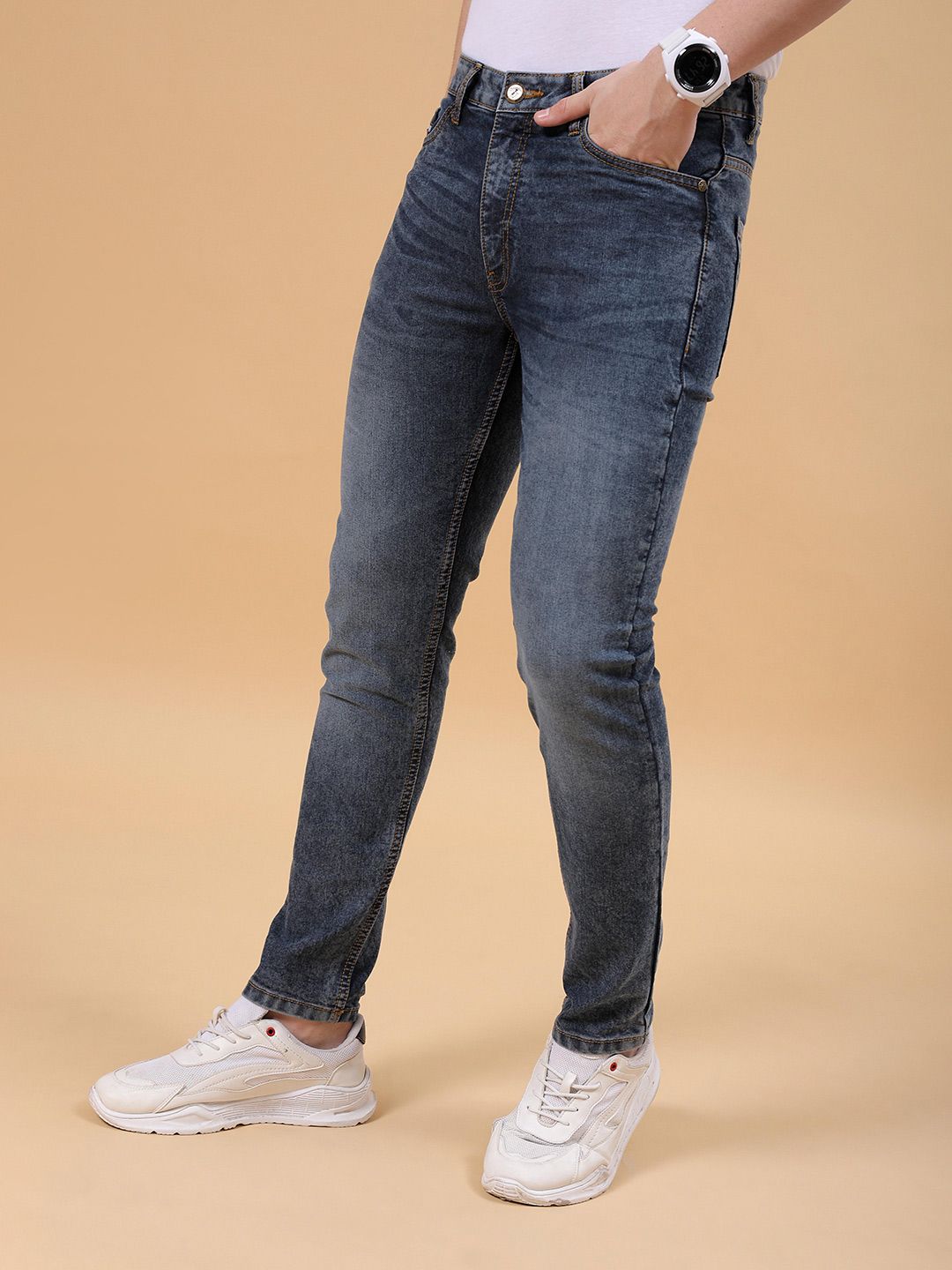 The Indian Garage Co Men Slim Fit Light Fade Stretchable Jeans