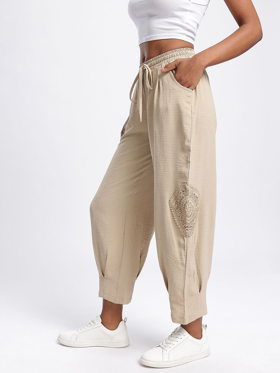 DressBerry Women Crinkled Relaxed Fit Trousers