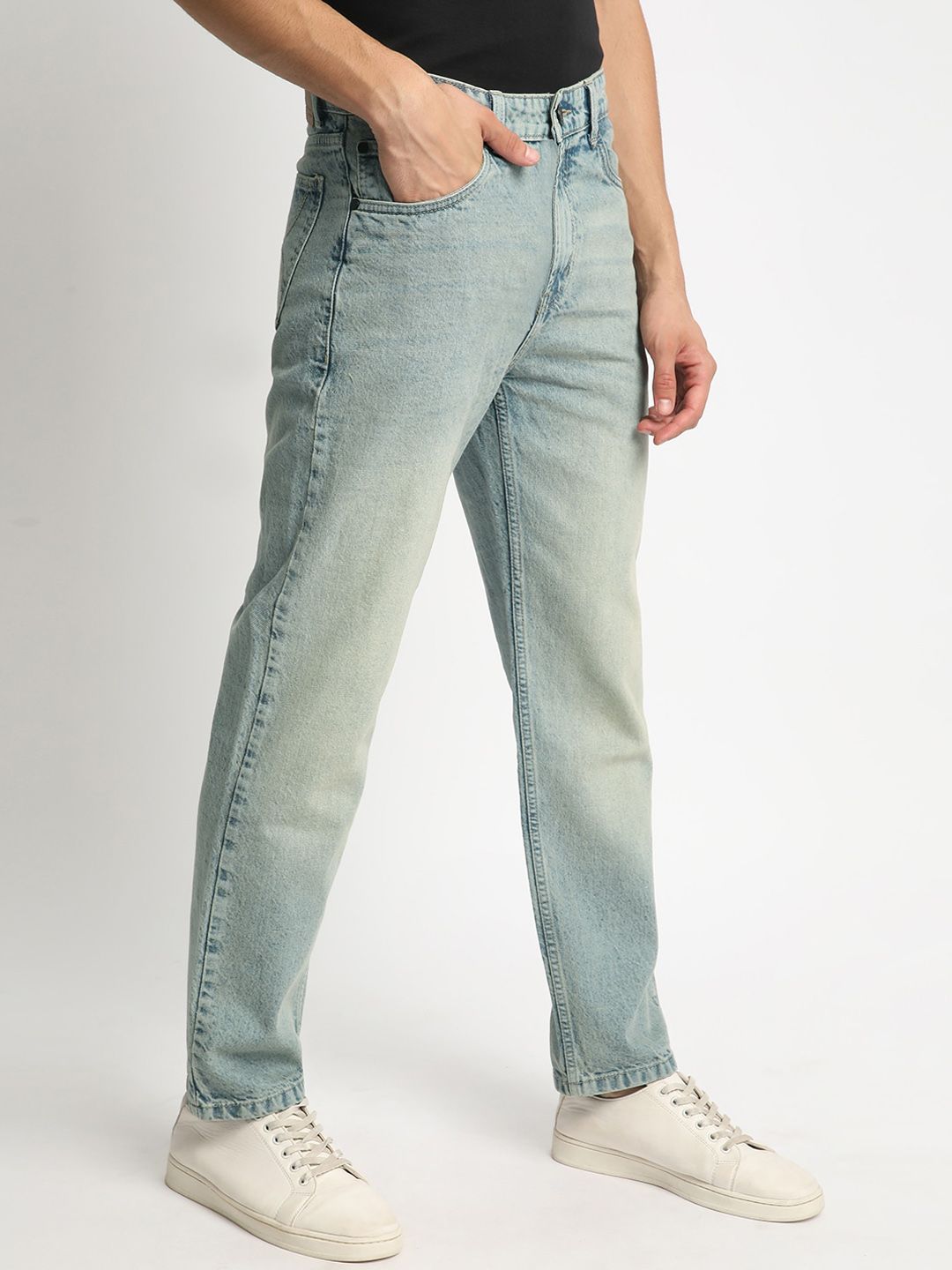 Bene Kleed Men Relaxed Fit Clean Look Heavy Fade Whiskers Pure Cotton Tinted Jeans