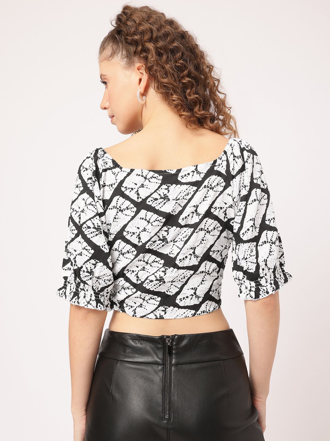 DressBerry Effortless Chic Monochrome Abstract Print Ruched Tie-Up Crop Top