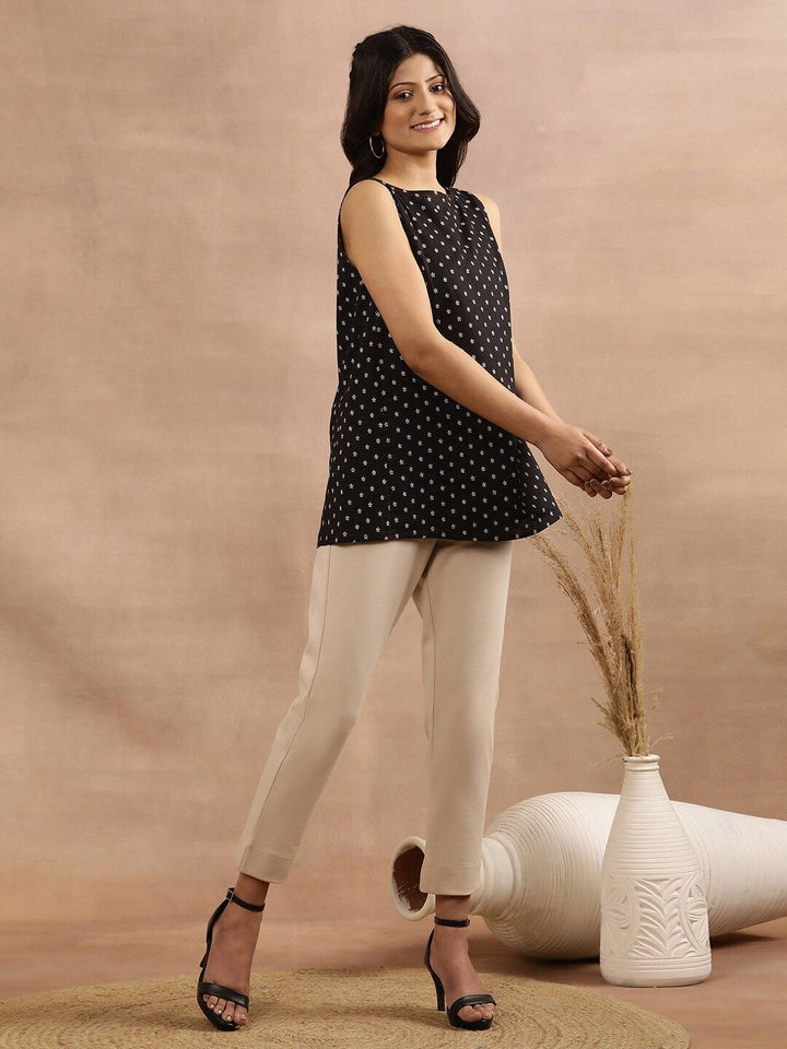 W Floral Printed Keyhole Neck Cotton A-Line Top