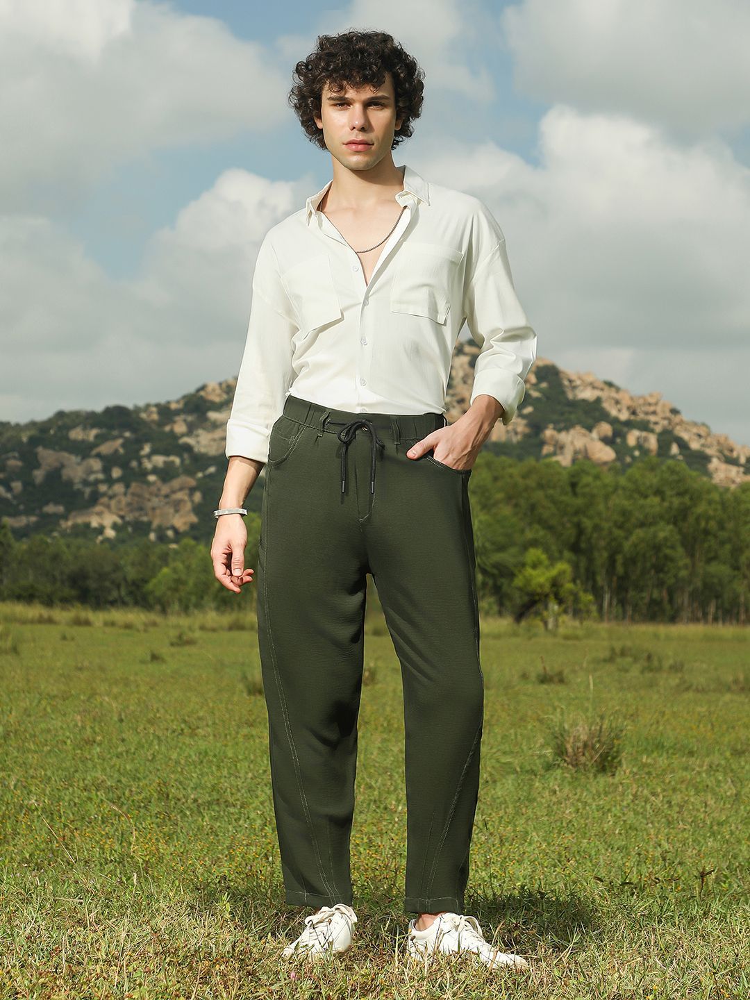 Campus Sutra Men Relaxed Fit Mid-Rise Trousers