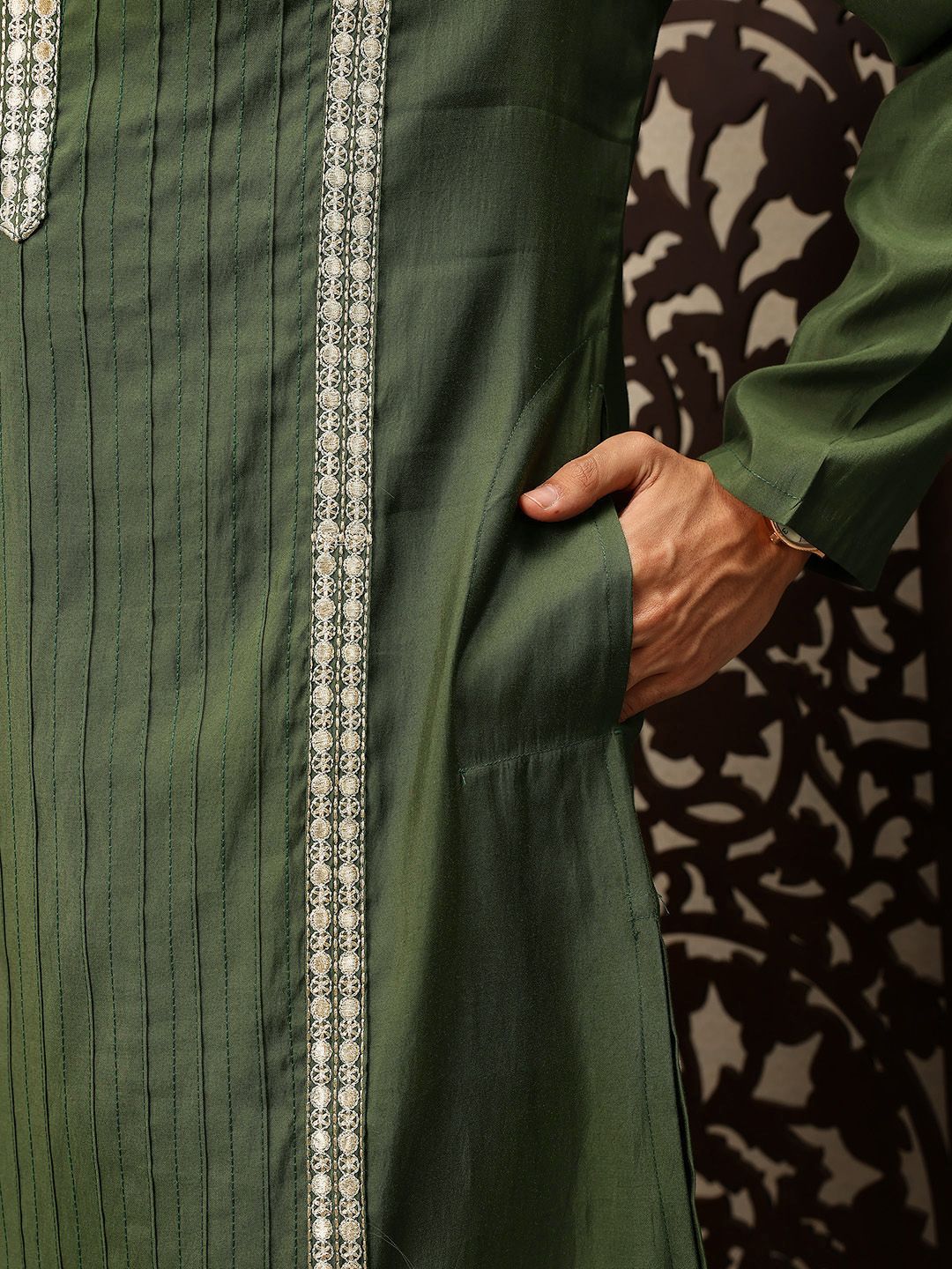 House of Pataudi Floral Zari Embroidered Jashn Kurta