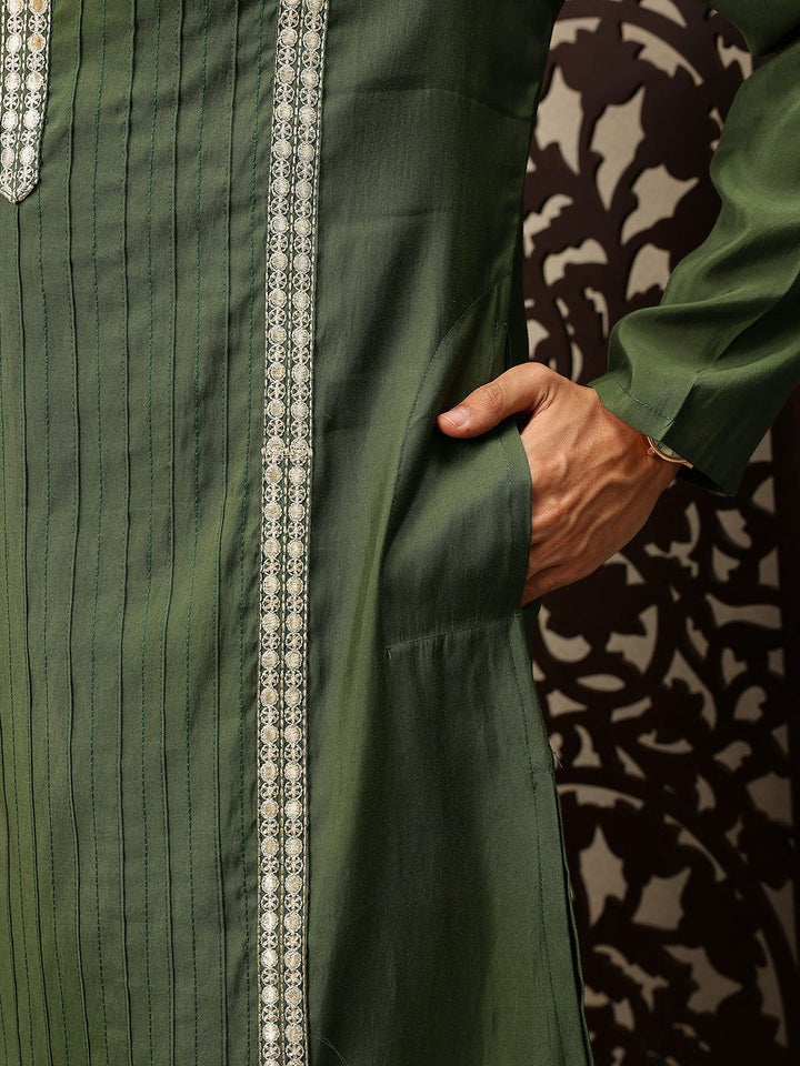 House of Pataudi Floral Zari Embroidered Jashn Kurta