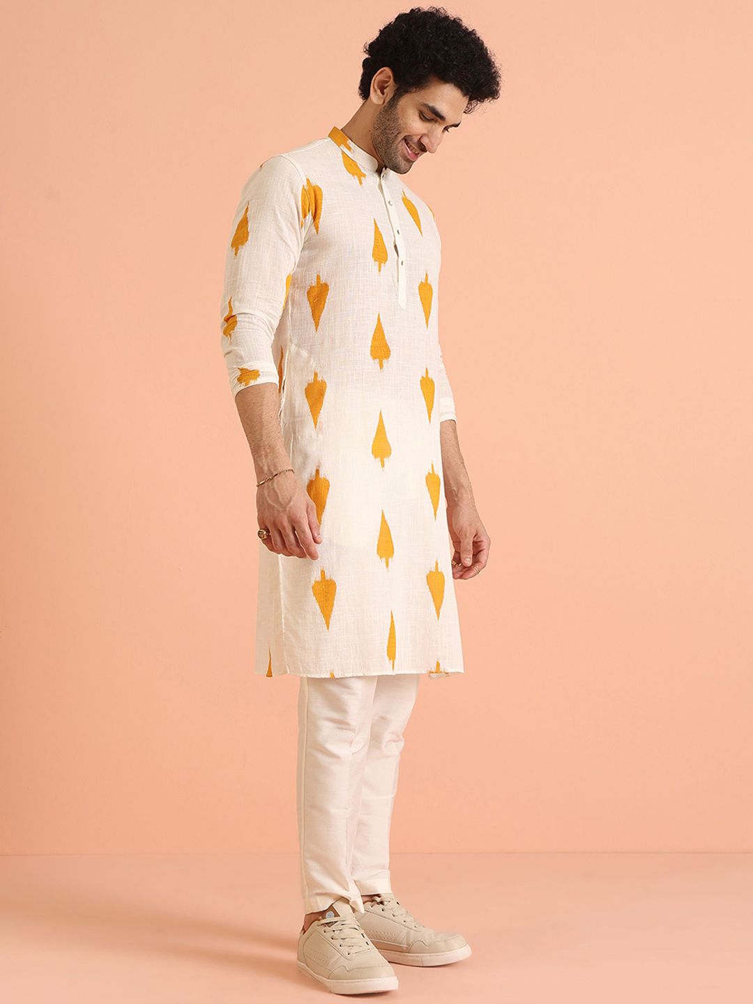 KISAH Men Printed Regular Kurta with Trousers Set