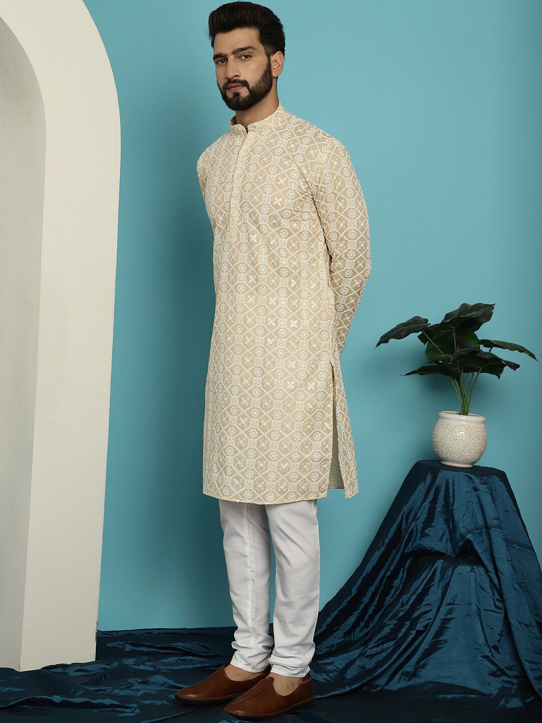 SOJANYA Motif Etnik Sulam Kurta Kapas Tulen dengan Churidar