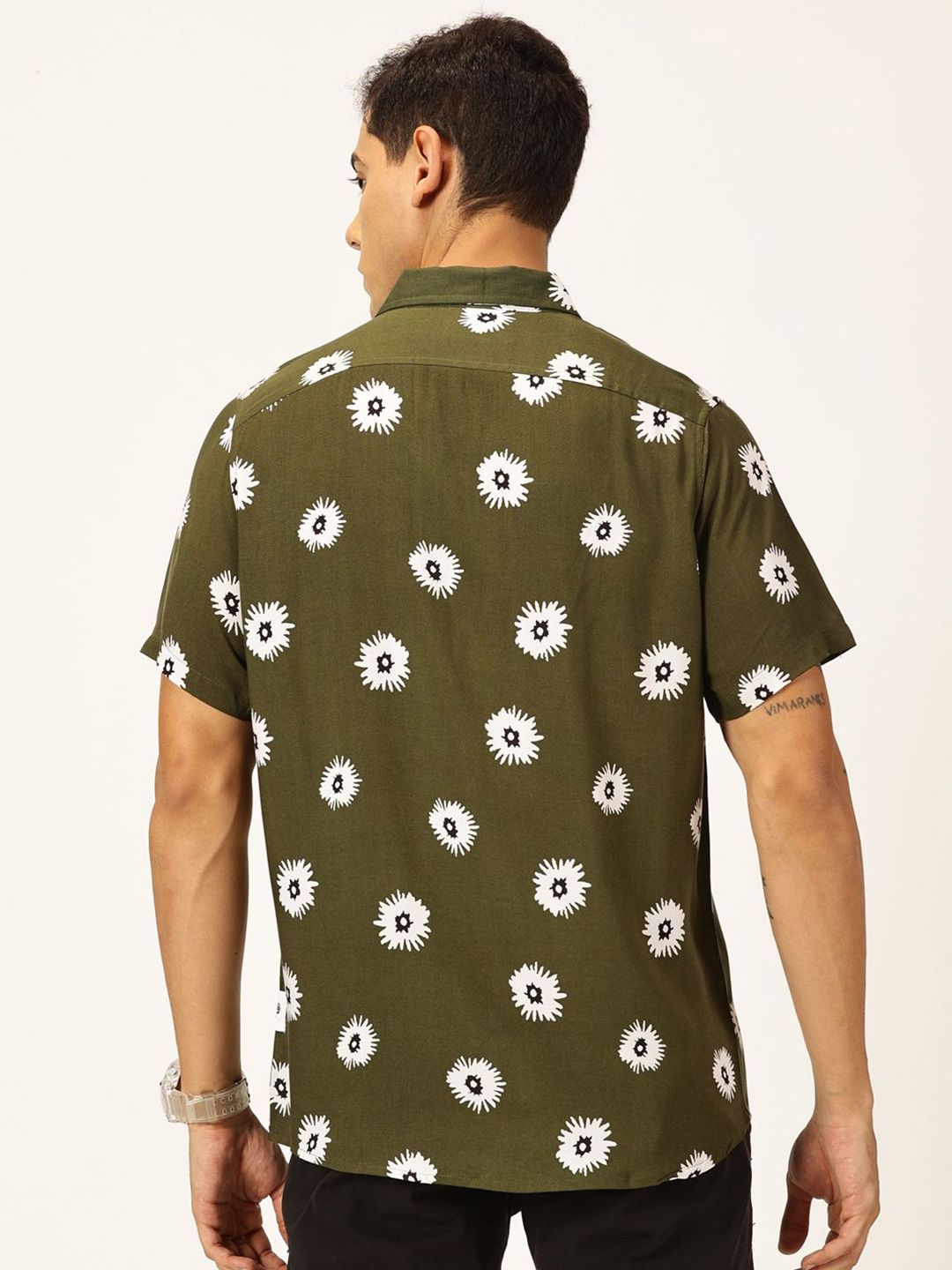 Thomas Scott Spread Collar Short Sleeves Premium Slim Fit Floral Printed Casual Shirt