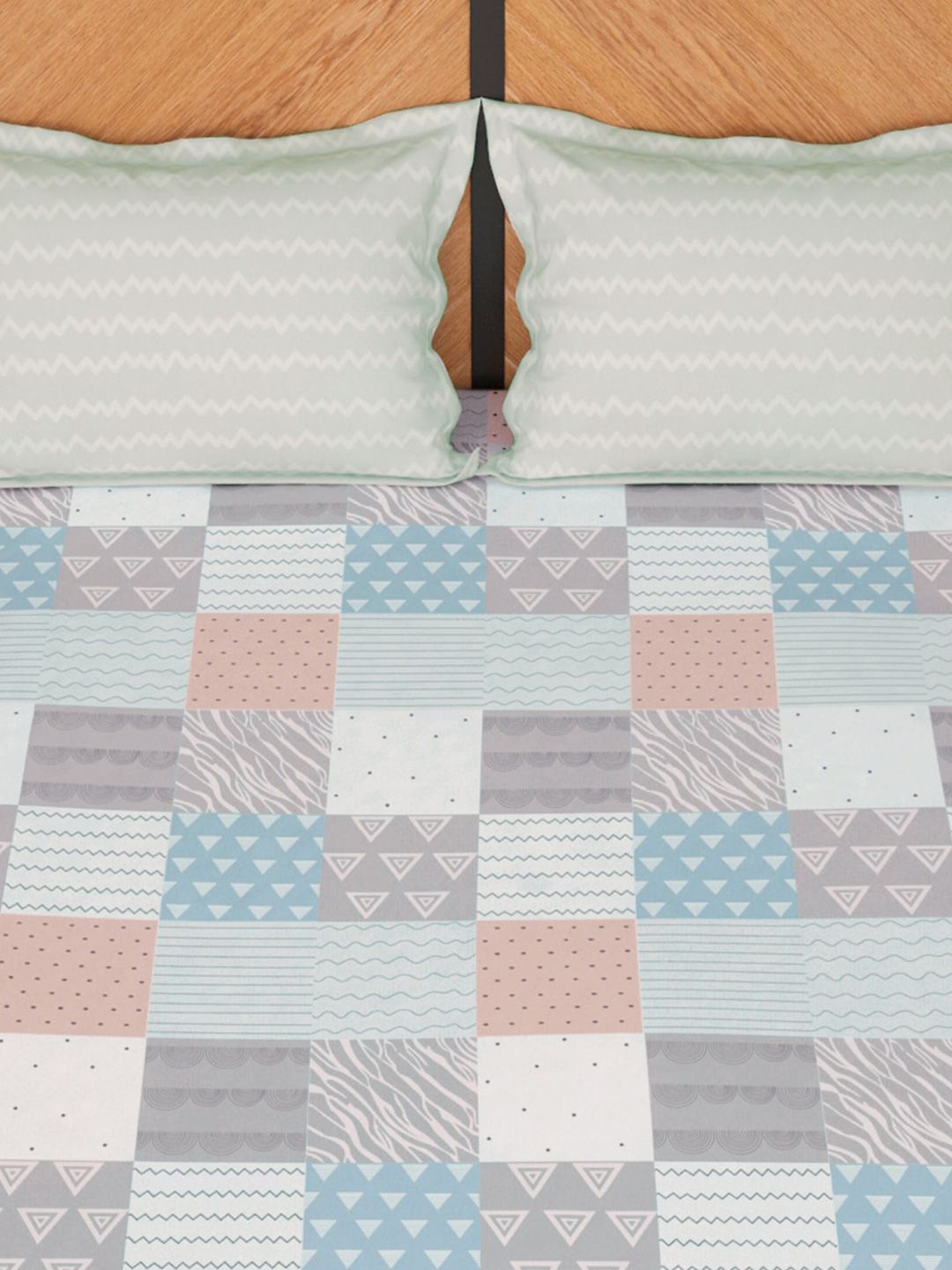 Story@home Peach & White Geometric 180 TC Queen Bedsheet with 2 Pillow Covers