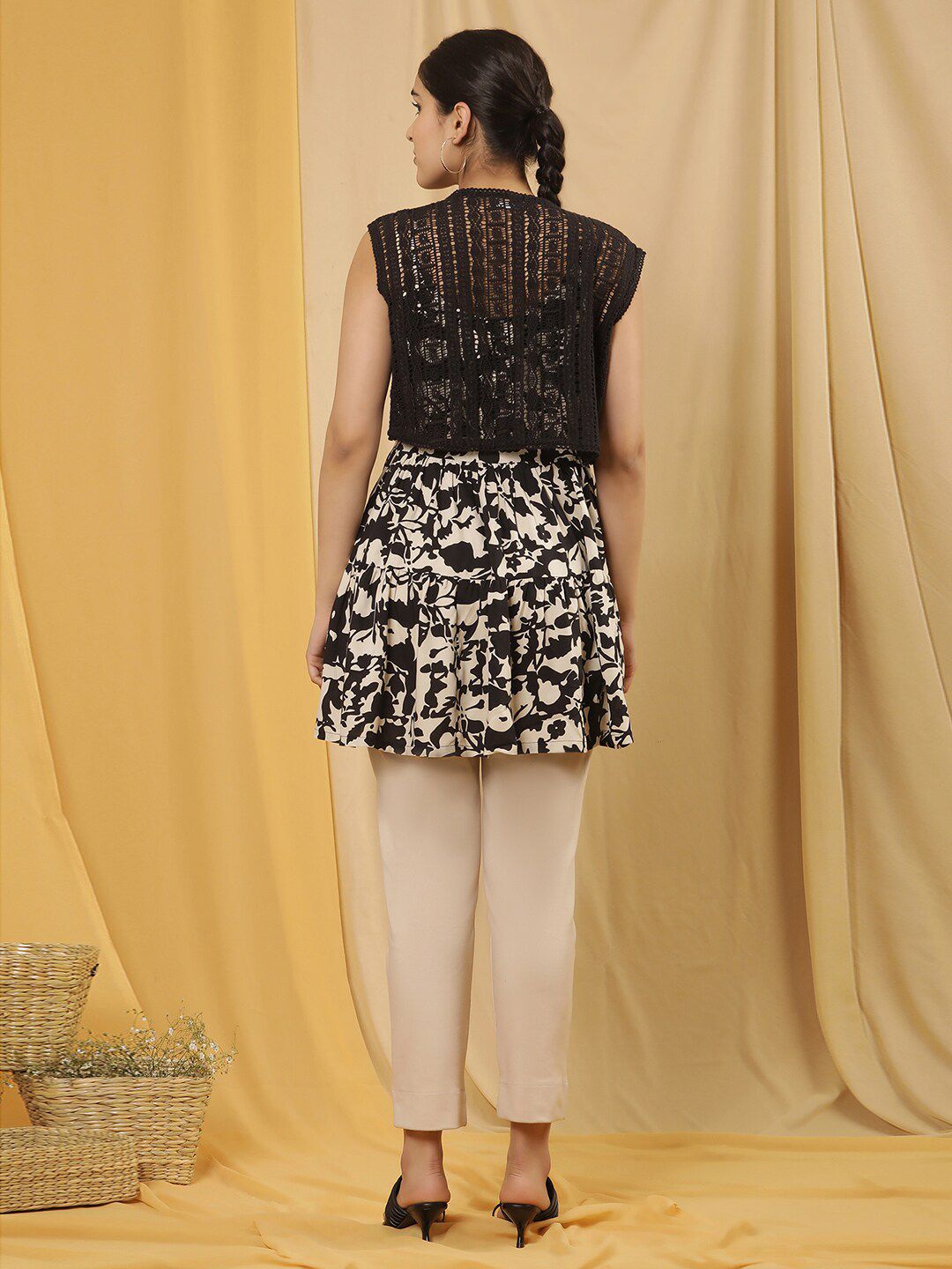 W Floral Printed Sleeveless Longline Tiered Top With Jacket
