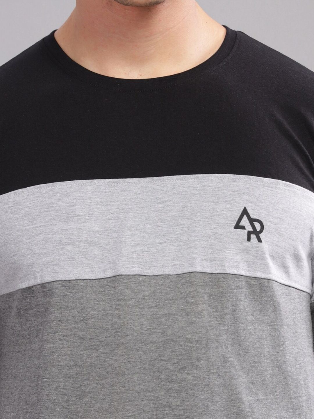 ADRO Men Colourblocked Round Neck T-shirt