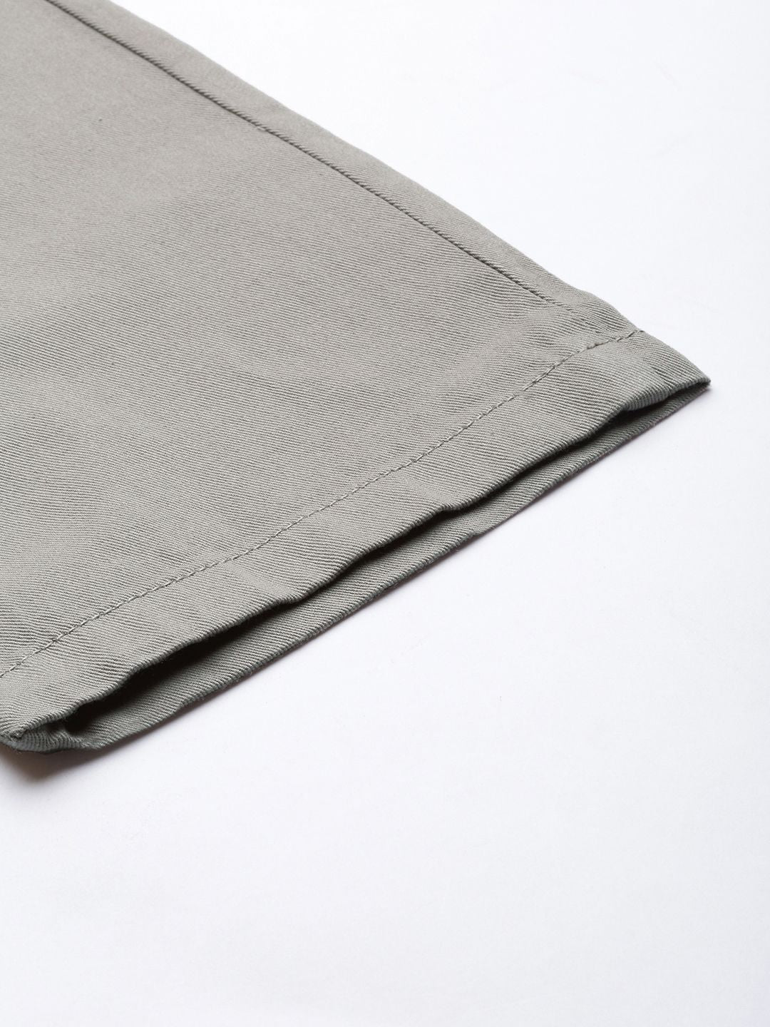 The Indian Garage Co Men Grey Slim Fit Cotton Cargos Trousers