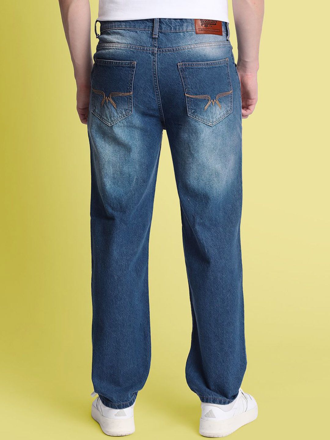 Bene Kleed Men Mildly Distressed Light Fade Baggy Jeans