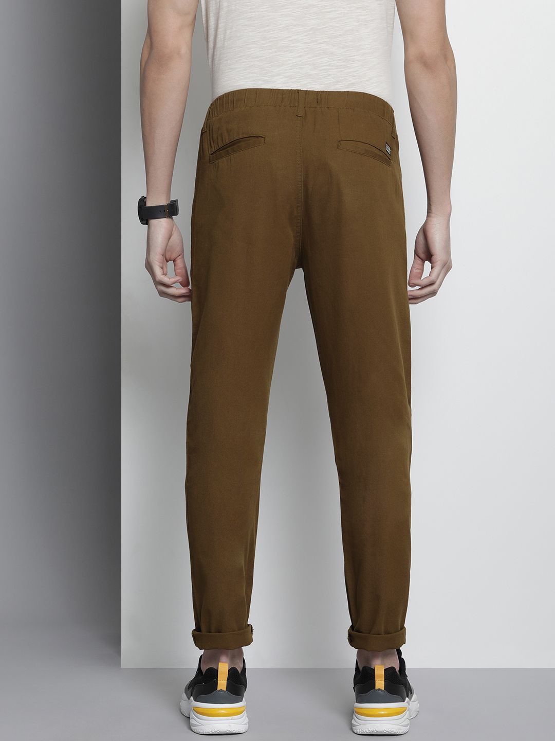 The Indian Garage Co Men Slim Fit Pleated Cotton Chinos Trousers
