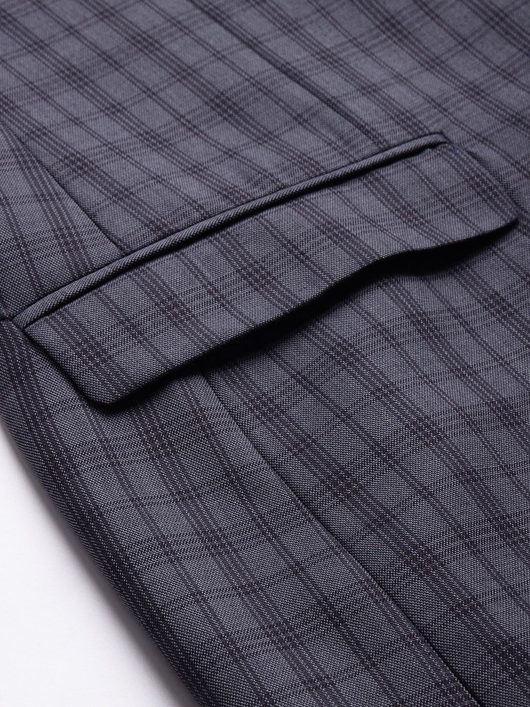 Raymond antibakteria memeriksa blazer rasmi