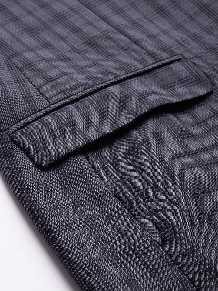 Raymond antibakteria memeriksa blazer rasmi