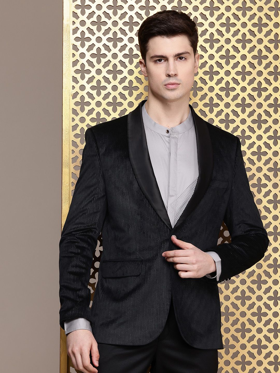 House of Pataudi Red Carpet Line Striped Shawl Collar Single-Breasted Velvet Finish Blazer
