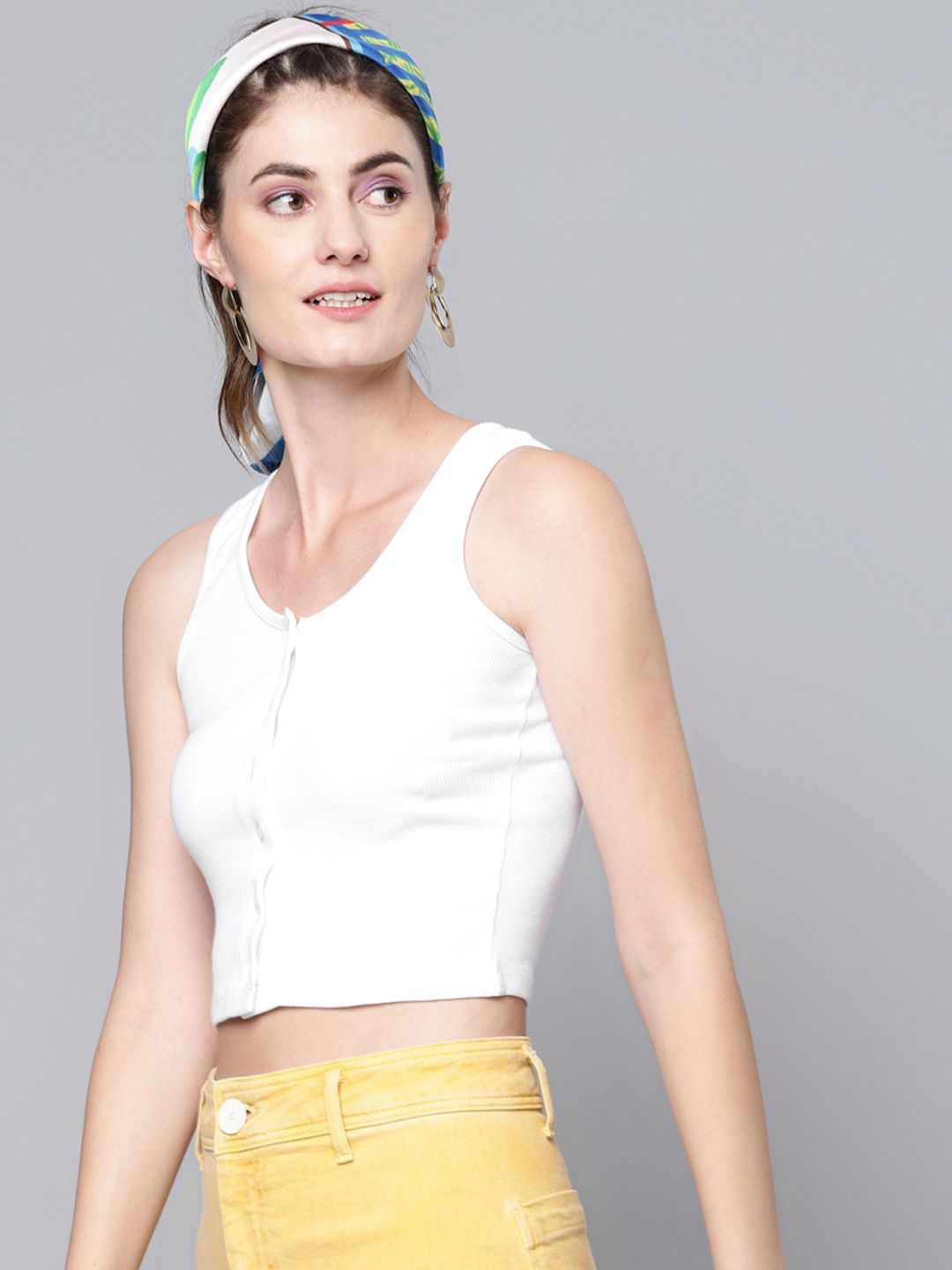 SASSAFRAS Women White Solid Ribbed Fitted Crop Top