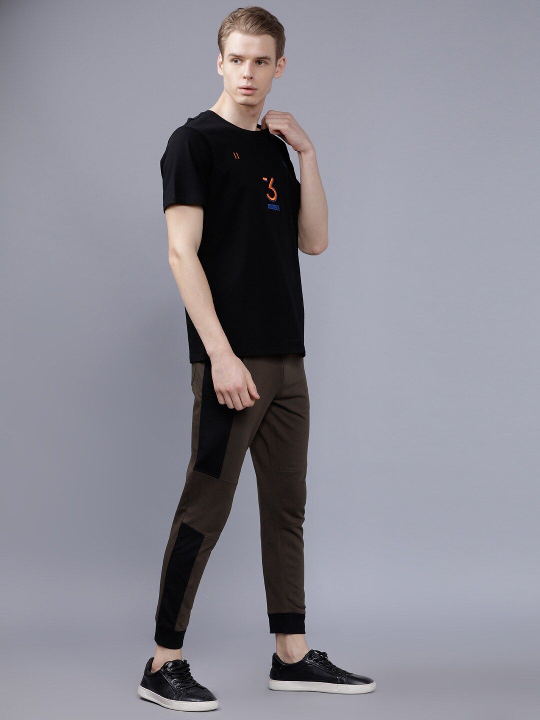 The Indian Garage Co Men Olive-Green & Black Colourblocked Slim-Fit Joggers