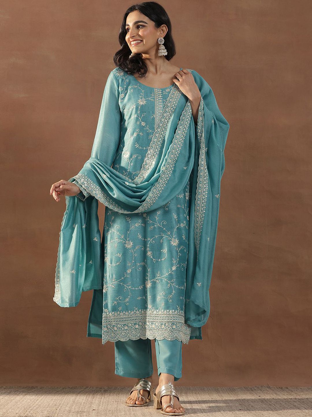 Libas Women Floral Embroidered Regular Sequinned Kurta with Trousers & With Dupatta