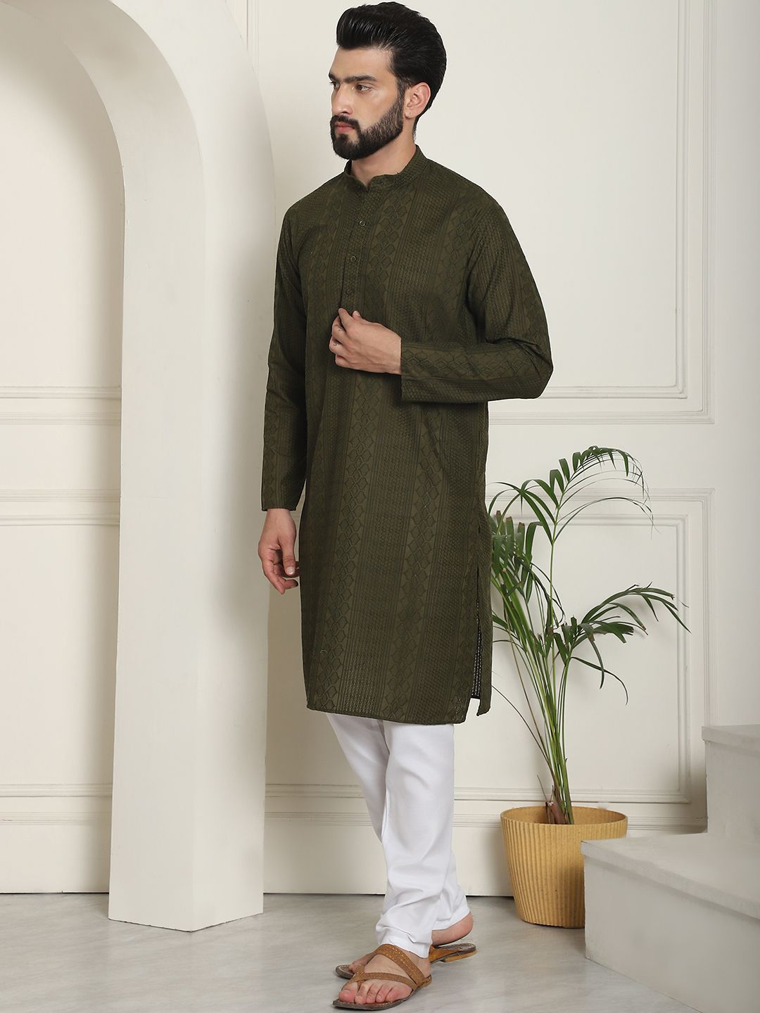 SOJANYA Geometric Embroidered Thread Work Pure Cotton Straight Kurta With Churidar