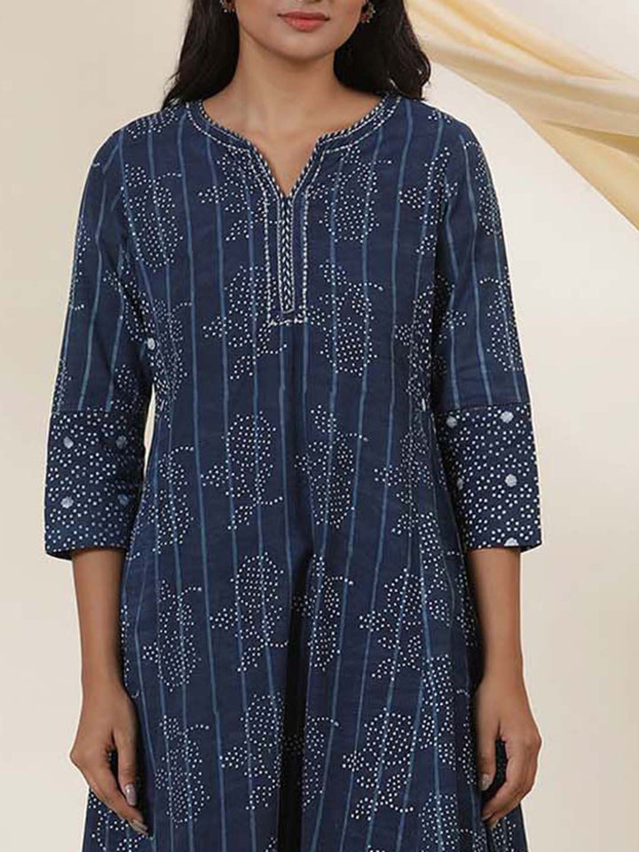 W Floral Printed Notched Neck Cotton A-Line Kurta