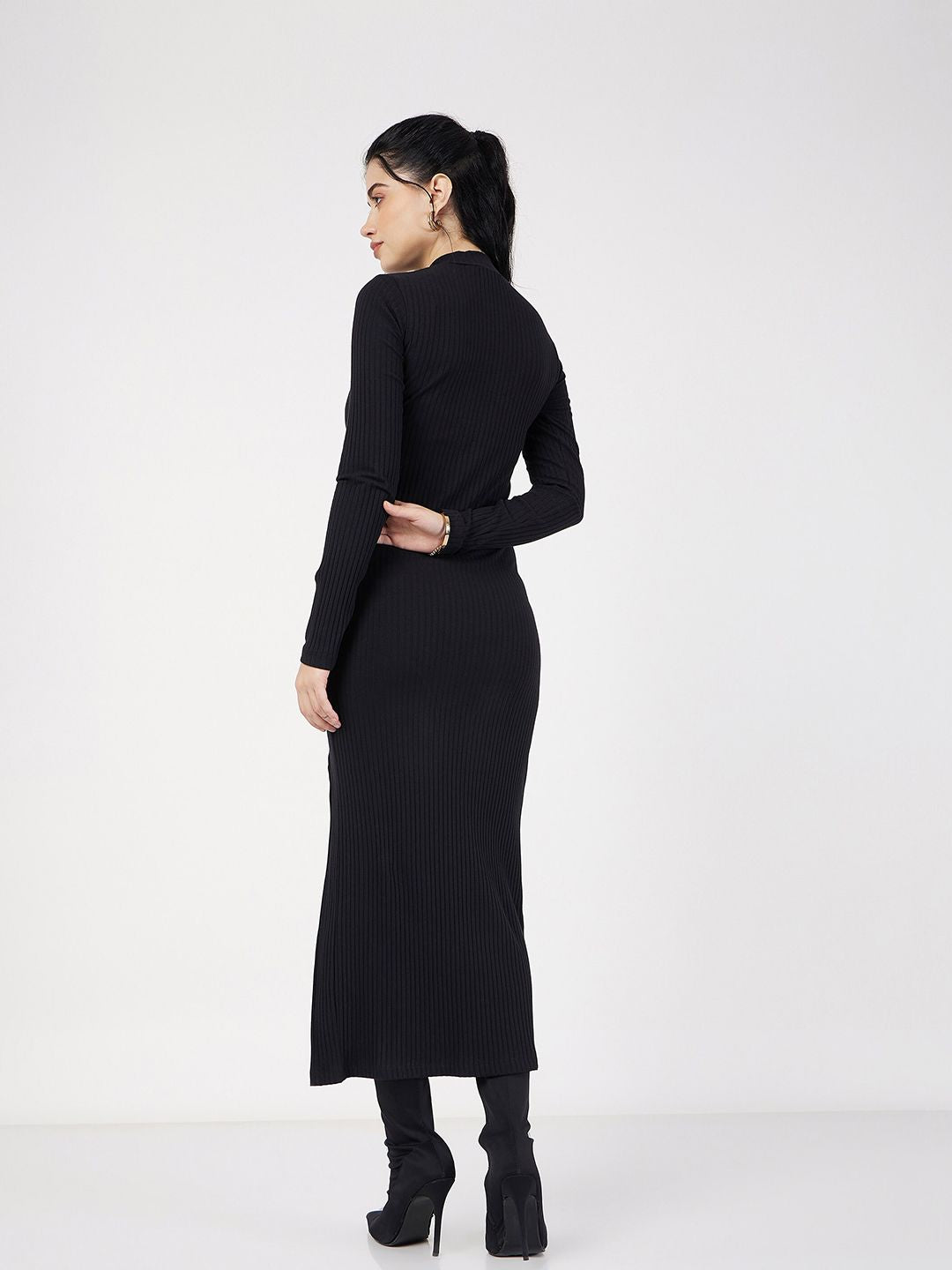 SASSAFRAS Round Neck Cotton Bodycon Midi Dress