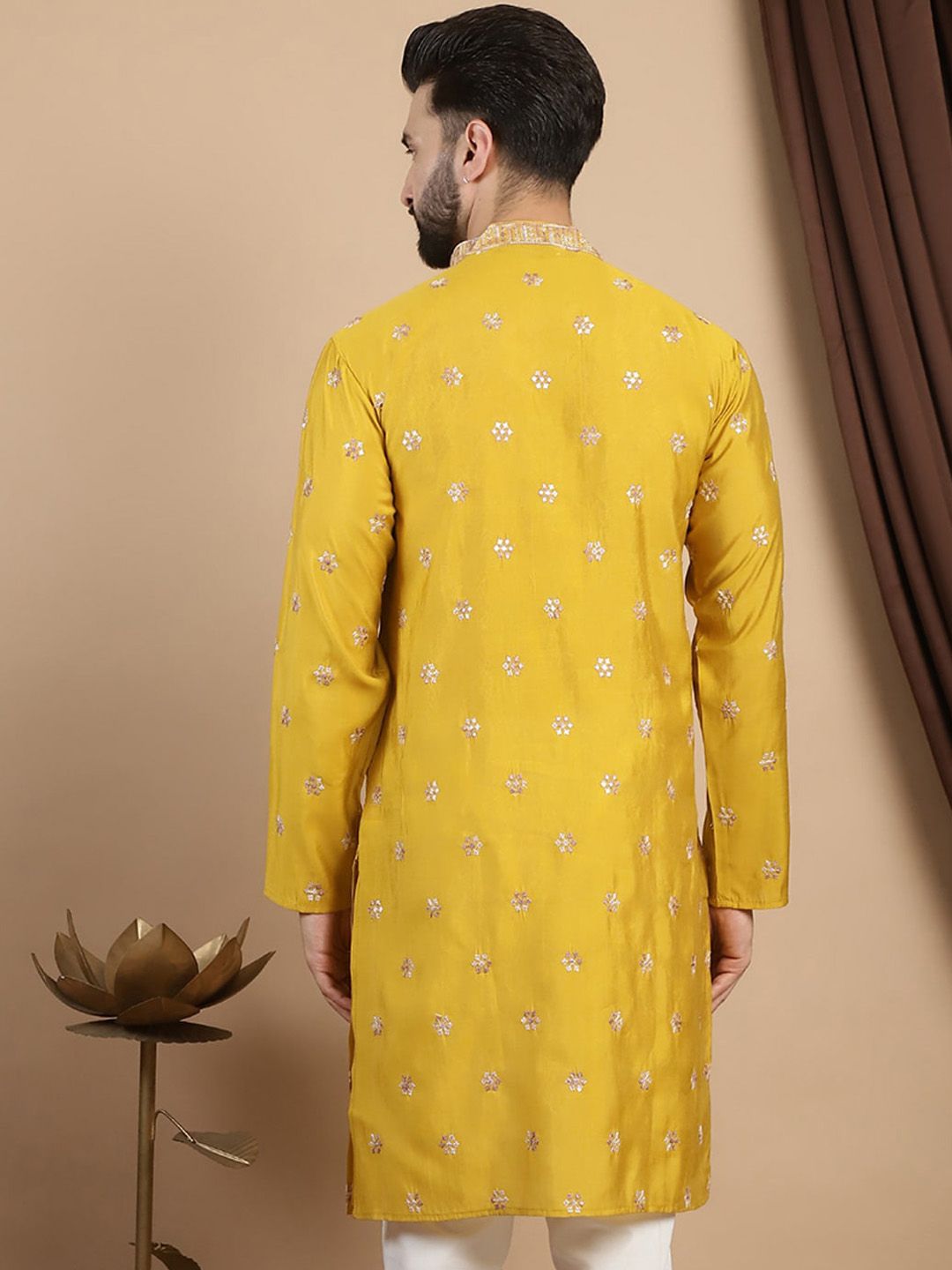 Anouk Floral Embroidered Zari Straight Kurta