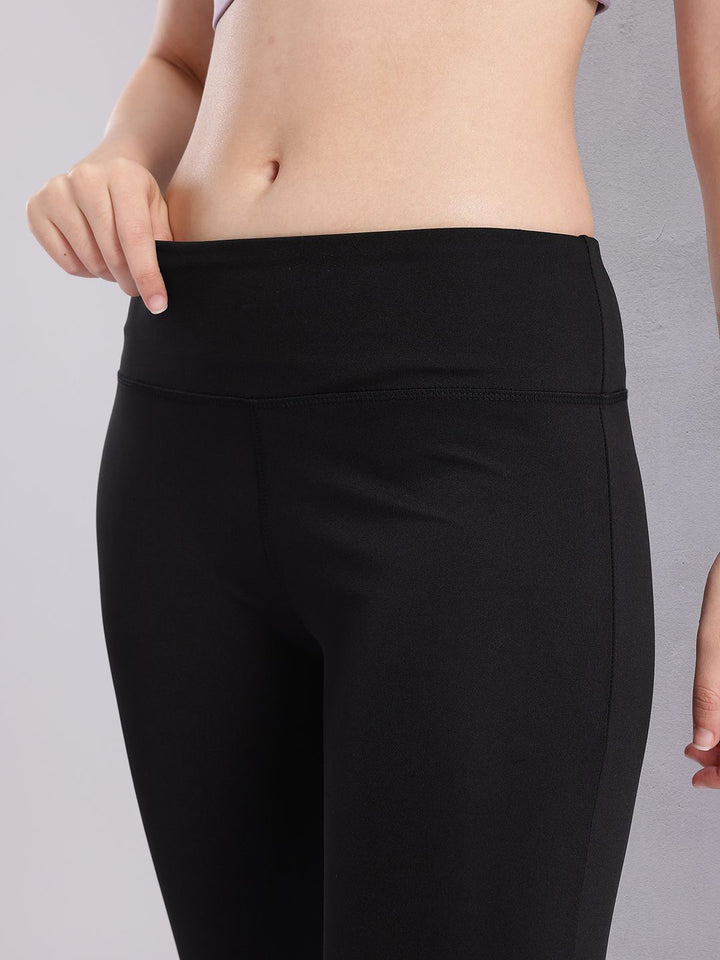HRX by Hrithik Roshan Women Colourblock Rapid-Dry Cropped Running Tights