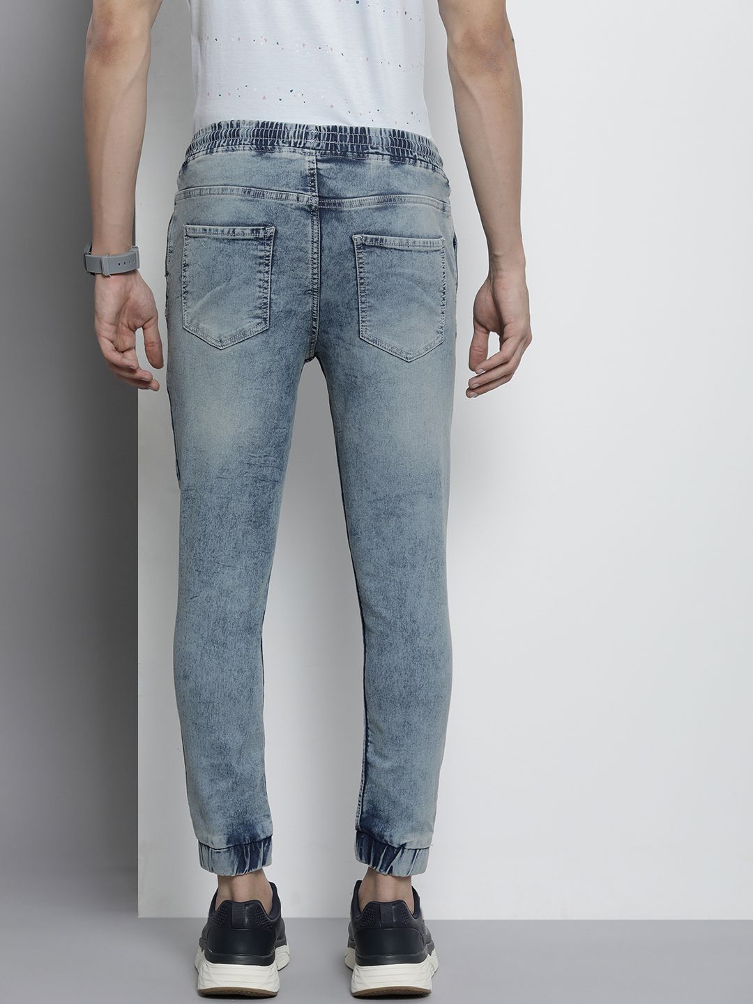 The Indian Garage Co Men Blue Jean Slim Fit Heavy Fade Cuffed Hem Stretchable Jeans