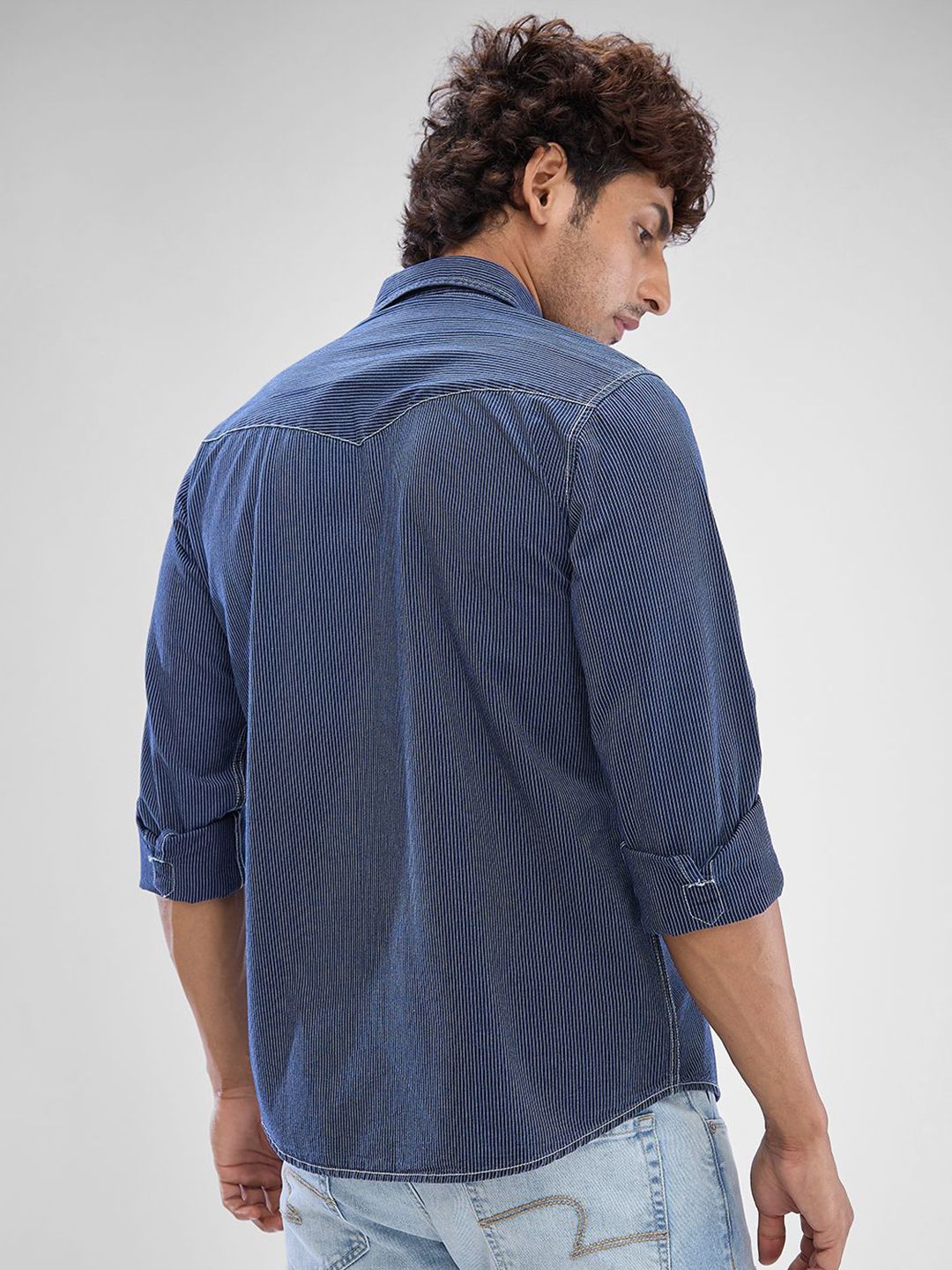 SPYKAR Men Striped Pocket Detailing Indigo Slim Fit Casual Shirt