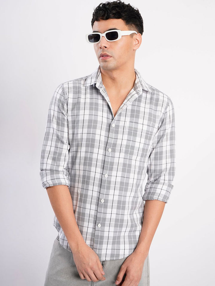 Bene Kleed Men Buffalo Checked Spread Collar Pure Cotton Casual Shirt
