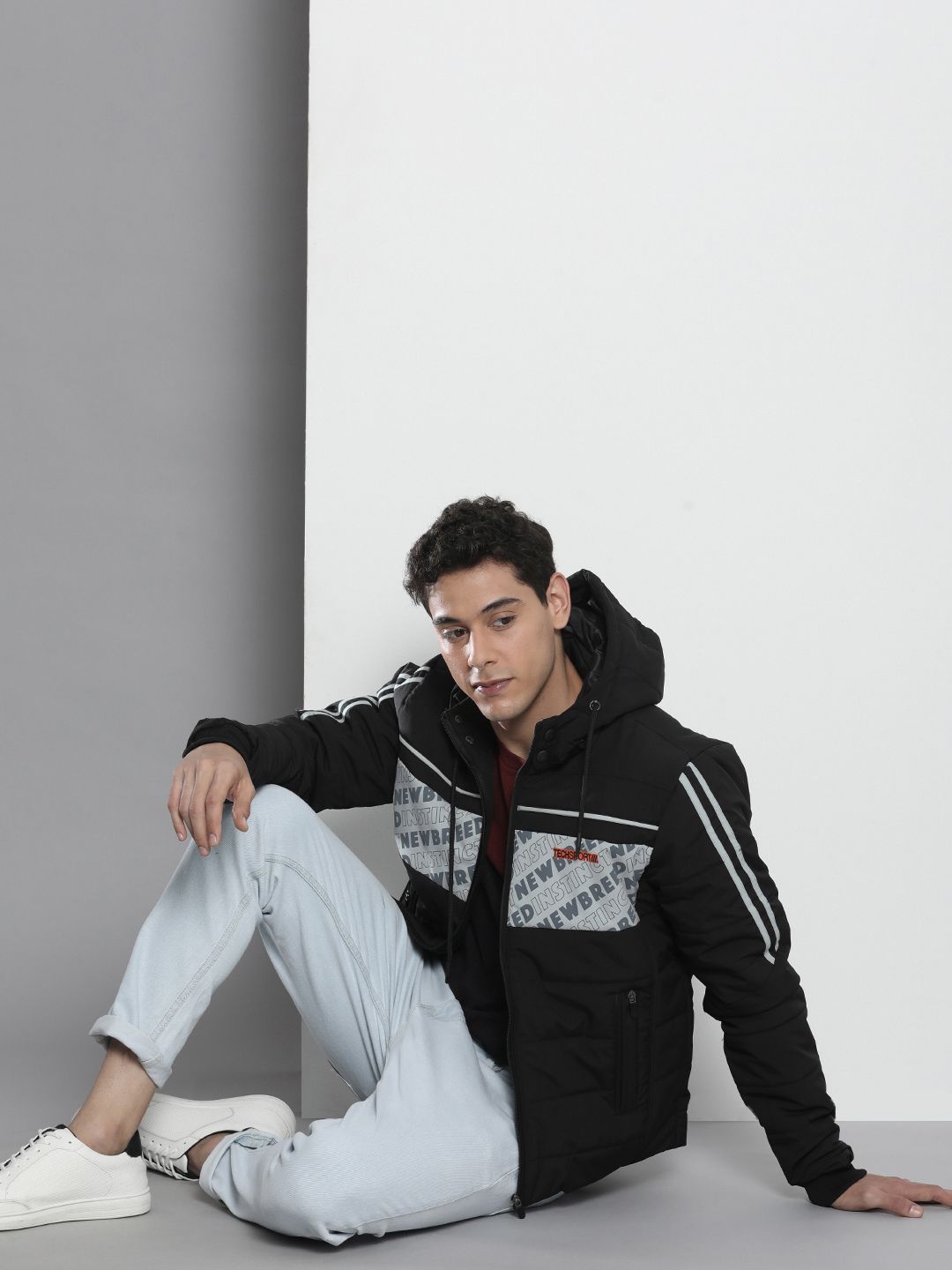 The Indian Garage Co Men Typographic Print Slim Fit Puffer Jacket with Detachable Hood