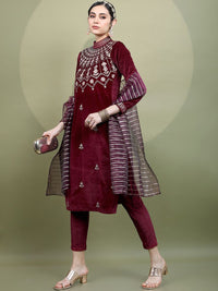 Vishudh Magenta Floral Embroidered Mandarin Collar Kurta with Trousers & Dupatta
