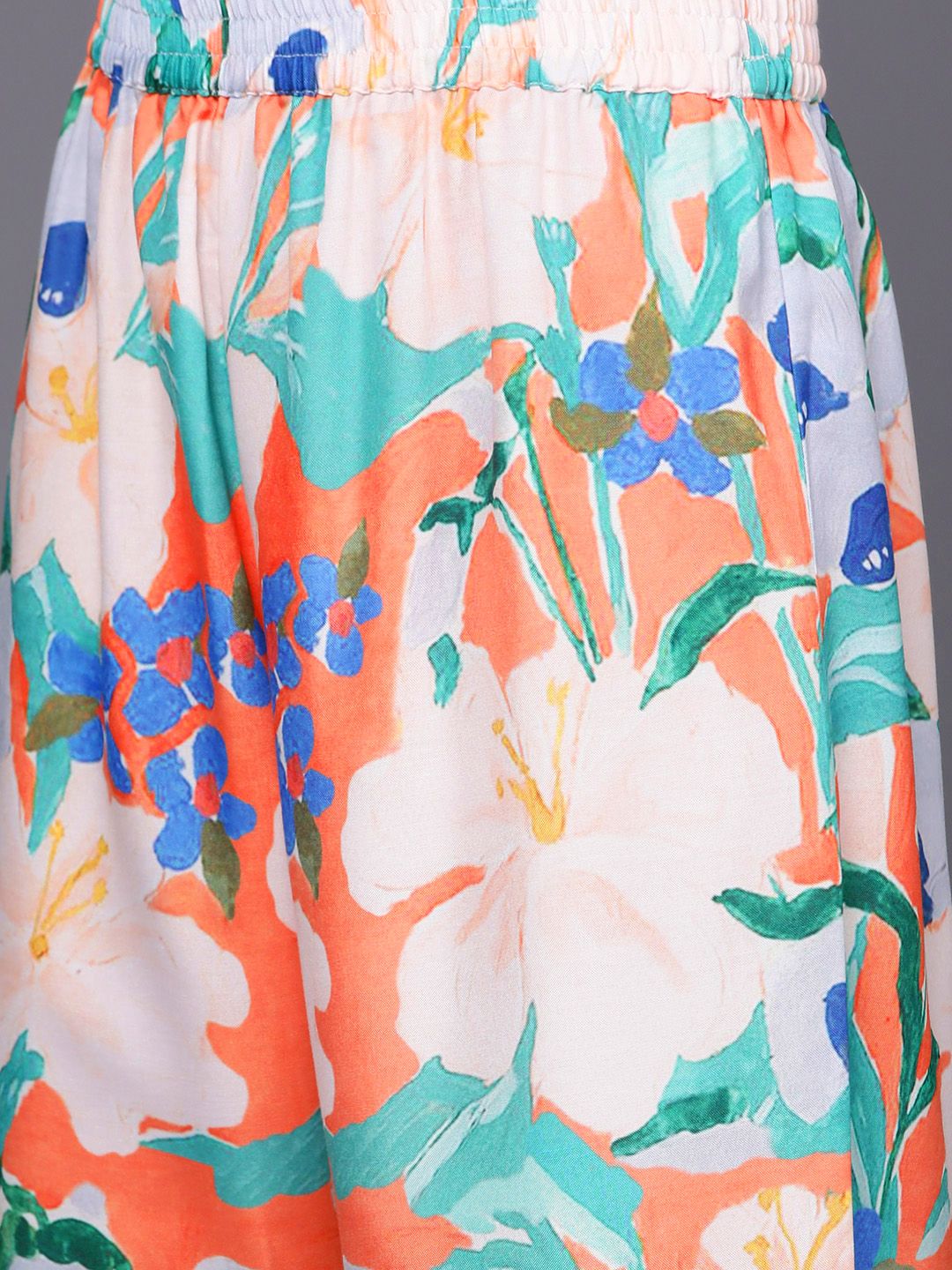 Varanga Women Floral Printed Regular Kurta Pith Palazzos