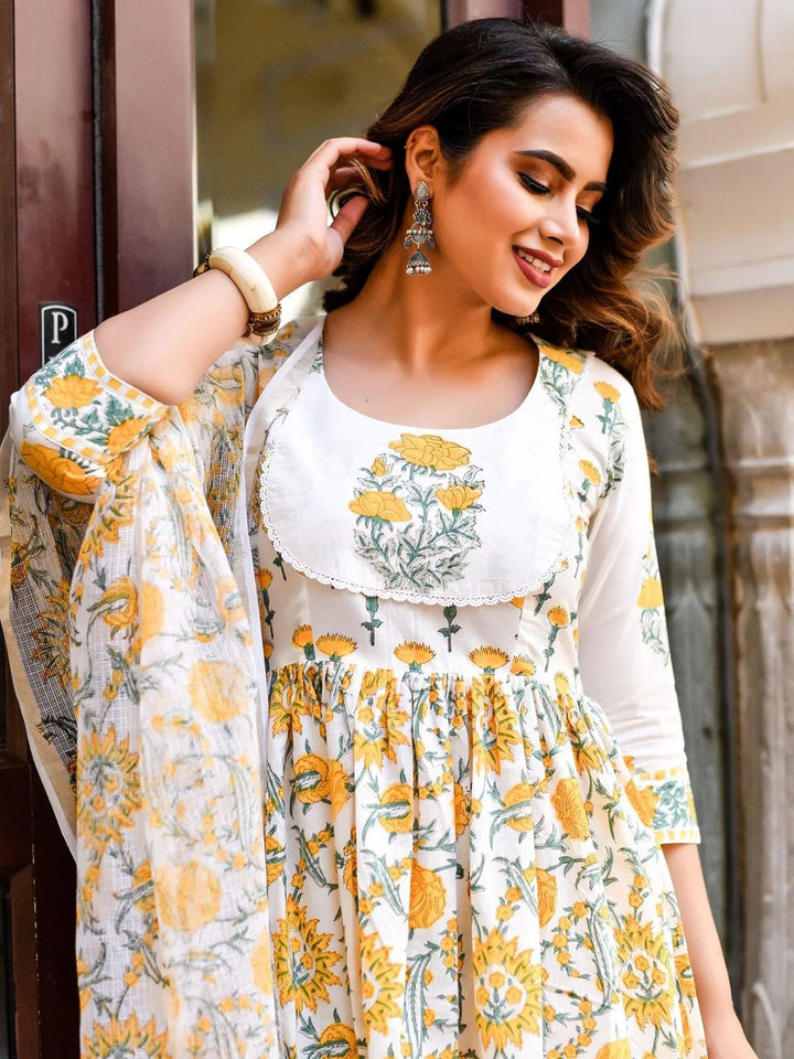 KALINI Floral Printed Empire Anarkali  Kurta with Trousers & Dupatta