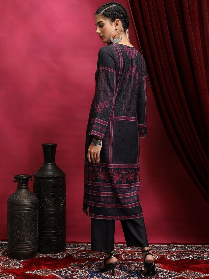 Vishudh Black Floral Printed Regular Kurta With Trousers